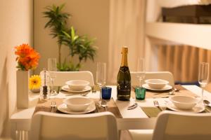 The Metropolitan - Booking Information