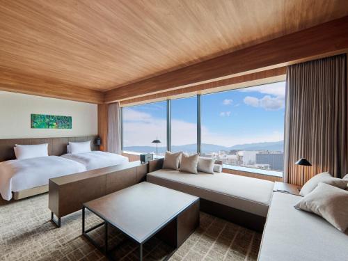 The Royal Park Canvas Fukuoka Nakasu - Hotel Overview and Location