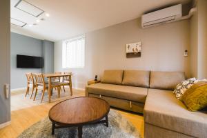 Trip Base HAKATAEKIMAE - Guest Experiences and Ratings