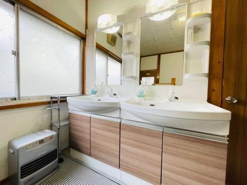 Youke Mountain Villa - Dining and Amenities