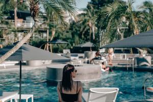 BOTANICAL POOL CLUB - Dining Experiences