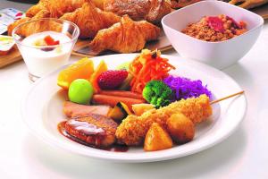 Daiwa Roynet Hotel Nagoya Fushimi - Room Features and Comforts