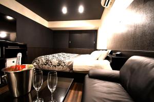 HOTEL 15 - Hotel Services and Facilities