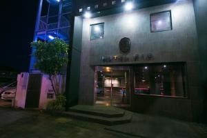 HOTEL 910 - Frequently Asked Questions