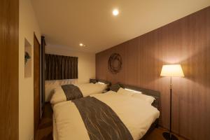 Ishigaki Izumi - Booking Information