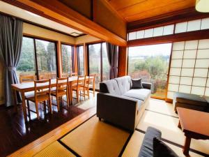 Japanese Sunshine Bakery House - 12 Pods 30m Living Dining Room Two Cars Maximum Delivery Time 10 Minutes - House Rules and Policies