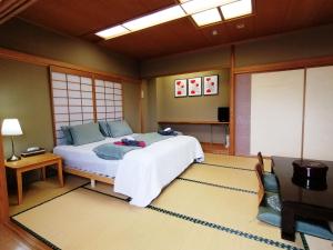Refre Hotel - Booking Information
