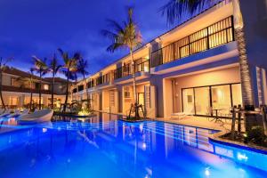 VIVOVIVA Stone Box Island - Nearby Attractions