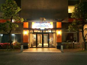 APA Hotel Saitama Yatsuka Ekimae - Breakfast and Staff