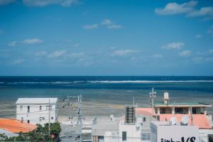 Blue Steak Wonder Yomitan - Amenities and Features