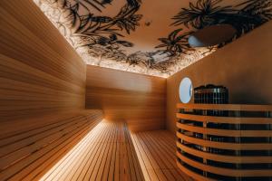 BOTANICAL POOL CLUB - Guest Ratings and Reviews