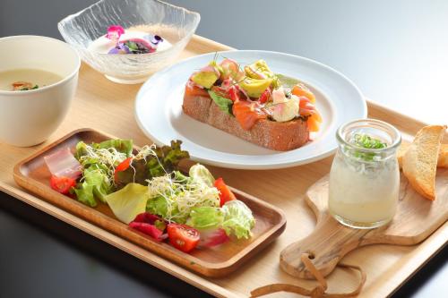 Enoshima Hotel - Enoshima Island Spa Hotel Building - - Transportation and Accessibility