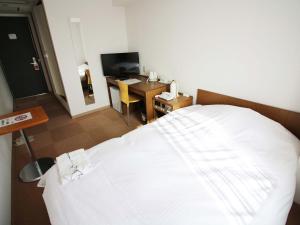 Hotel Koshien - Hotel Location and Getting Around