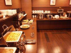Hotel Route-Inn Toyotajinnaka - Room Features and Comfort