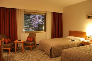 Navios Yokohama - Location and Accessibility