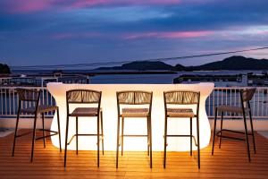 Samel Room Flavor - Dining Options