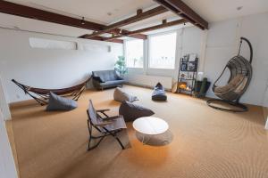 Square 8 HAKUBA RETREAT by UNPLAN - Flexible Policies and Rules