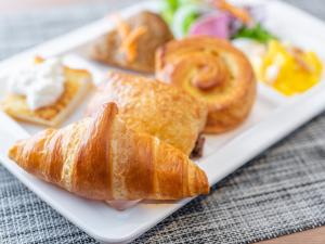 Super Hotel Premier Hakata Station - Accessibility and Policies