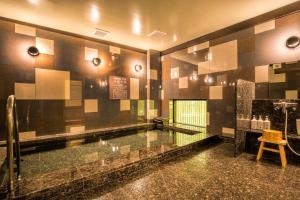 Super Hotel Totsuka Station East Exit - Staff and Service