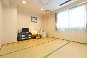 Suzuka Royal Hotel - Parking and Transportation