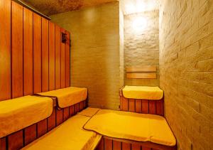 APA Hotel Nagoya Marunouchi Ekimae - Onsite Parking and Restrictions