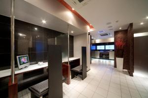 Carrot ISE (Adult Only) - Dining and Entertainment Nearby