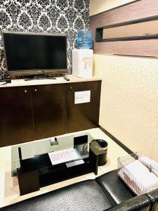 CROWN MOTEL - Hotel Ratings and Reviews