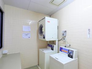 ESCALE-YOKOHAMA - Language and Cancellation