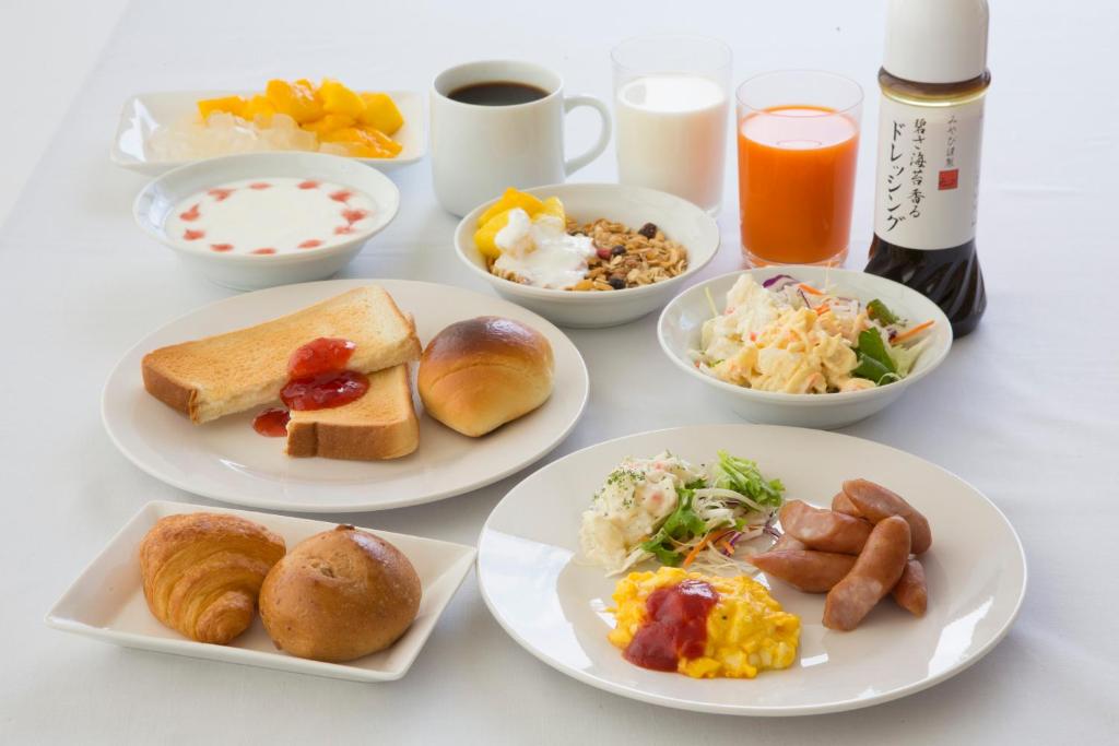 Hotel Econo Tsu Station Review