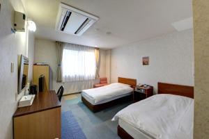 Hotel Star Land - Hotel Policies and Procedures