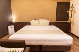 Nami No Ue Crystal Hotel - Booking Information