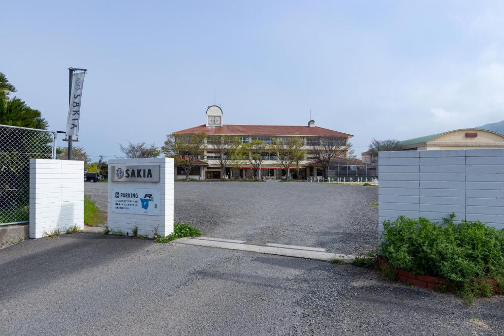 SAKIA Stay Review