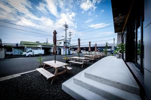 The Villa & Barrel Lounge - Engaging Onsite Activities