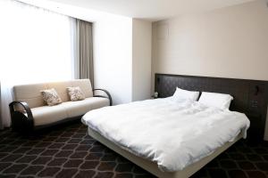 Breezbay Hotel Resort and Spa - Guest Services and Policies