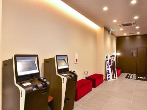 HOTEL LiVEMAX Hakata Nakasu - Transportation Options