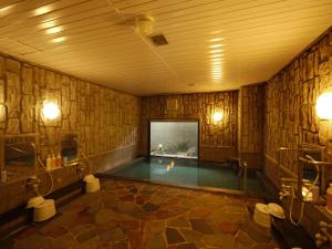 Hotel Route-Inn Yokkaichi - Parking and Electric Vehicle Charging