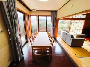 Japanese Sunshine Bakery House - 12 Pods 30m Living Dining Room Two Cars Maximum Delivery Time 10 Minutes - Guest Reviews and Experiences