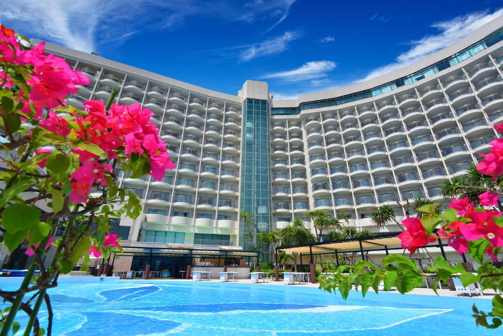 Loisir Hotel Naha - Overview and Location
