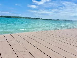 Nel Beach - Dining and Entertainment