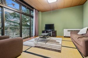 White Horse Hotel - Policies and Reservations
