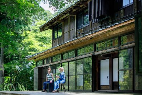 Denpaku Komatsu - Facilities and Amenities