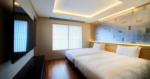 Enoshima Hotel - Enoshima Island Spa Hotel Building - - Good To Know