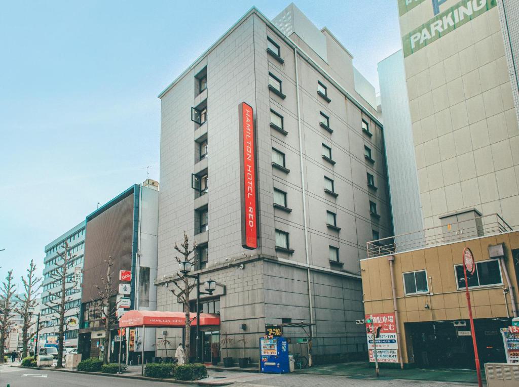 Hamilton Hotel Red Review