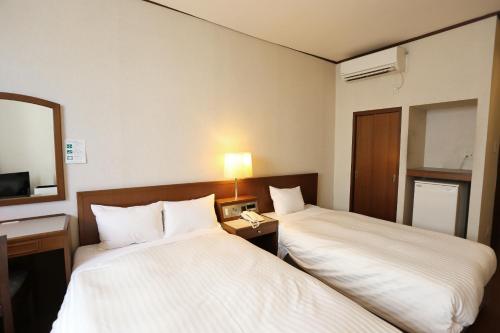 Hotel Castle Inn Suzuka - Hotel Overview and Location