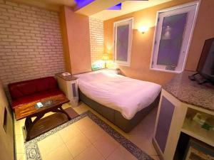 HOTEL KID - Room Amenities and Features