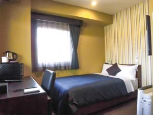 HOTEL LiVEMAX Fukuyama Ekimae - Room Types and Amenities