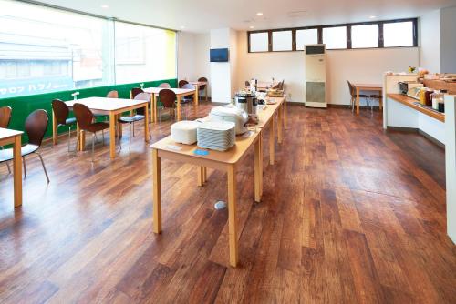 Hotel Select Inn Saitama Moroyama - Room Types and Amenities