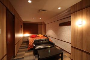 Hotel Water Gate Tajimi - Room Types and Features