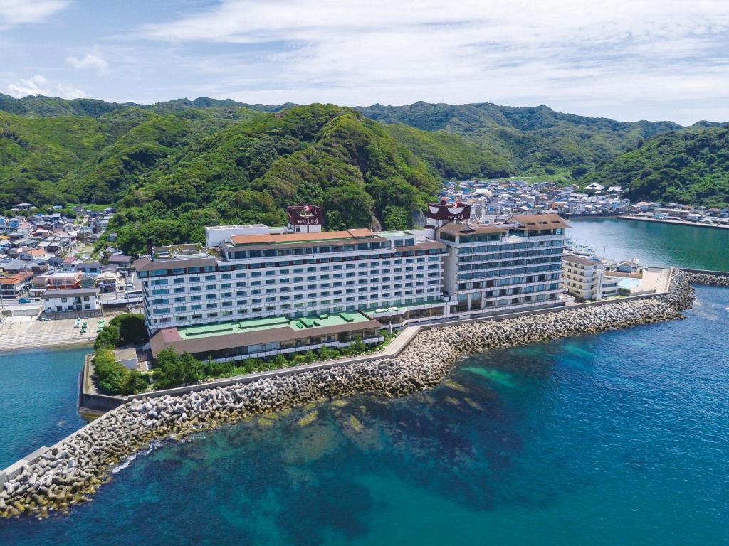 Mikazuki Sea-Park Hotel Awa Kamogawa Review