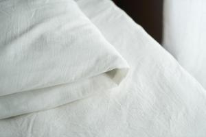 Neon Hotel - Guest Ratings and Reviews